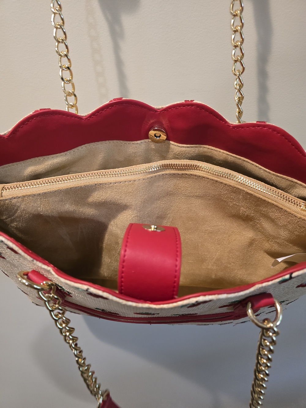 🍒Betsey Johnson Stylish Cherry Print Tote Bag with Red Cherry Charm - Picture 10 of 12